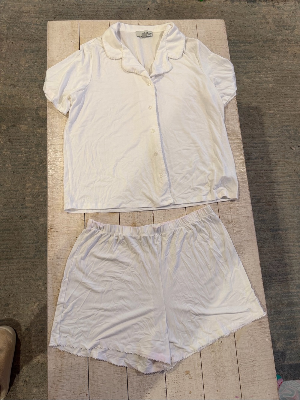 Cozy Sleep Women's M Short Sleeve Button-Front Pajama Pants Set in White